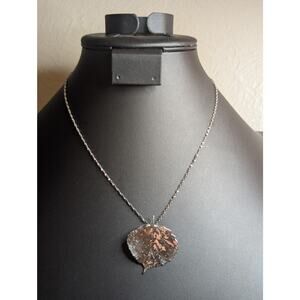 Silver Plated Leaf Pendant 18" Necklace